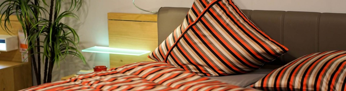 La cat timp se schimba lenjeria de pat La cat timp se schimba lenjeria de pat