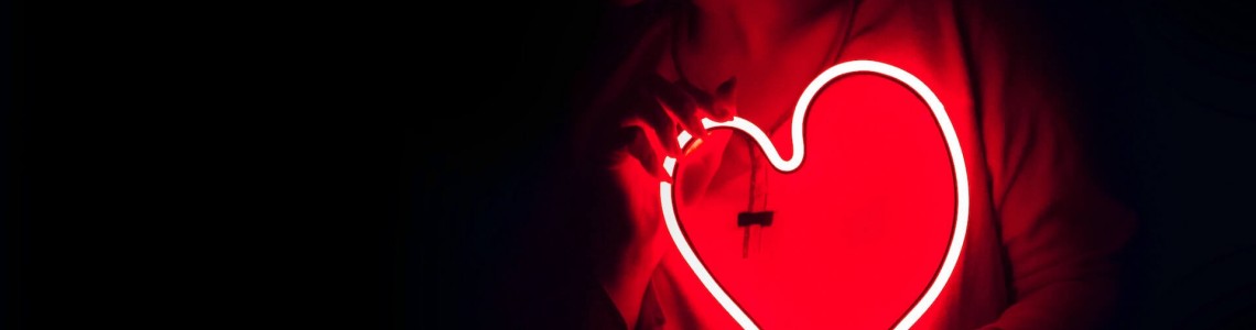 Lumina roșie sau albastră: Ce impact au asupra somnului